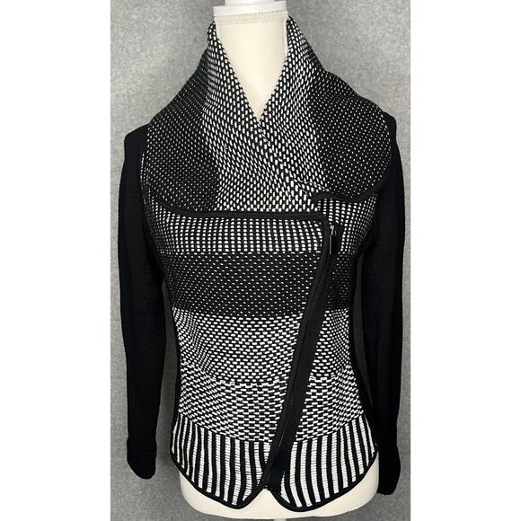 Carlisle women's Sweater Black White Shawl Collar Fitted Diagonal Zipper M - Picture 1 of 8